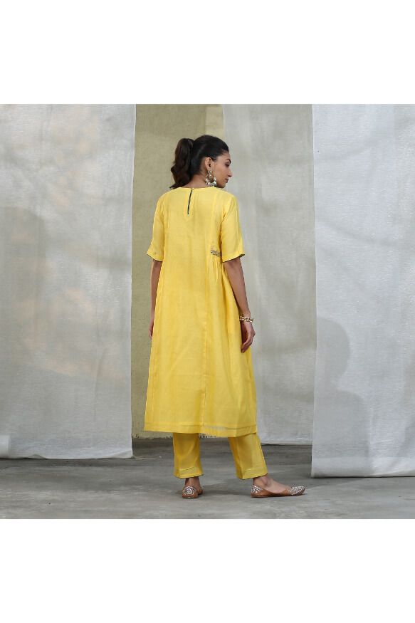 Yellow Handloom Chanderi Silk Suit Set With Sheer Dupatta